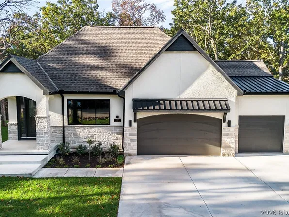 757 Grand Point Blvd, Sunrise Beach, MO 65079