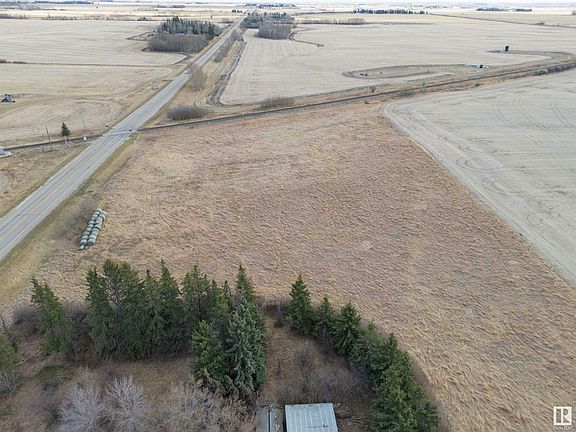 5th image of 55564 Range Road 210