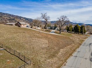 29781 Rollingoak Dr, Tehachapi, CA 93561