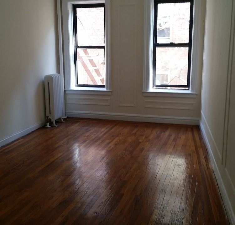 2nd image of 19 Seaman Ave APT 2L