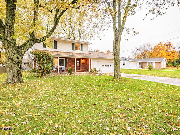 2nd image of 613 Hilltop Dr
