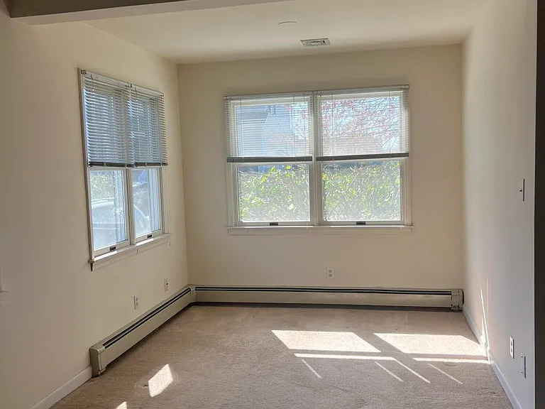 465 Adrian Ave — Photo 8