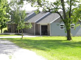 8762 Oak Rd, Carthage, MO 64836