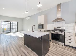 204 Hutton St FLOOR 2, Jersey City, NJ 07307
