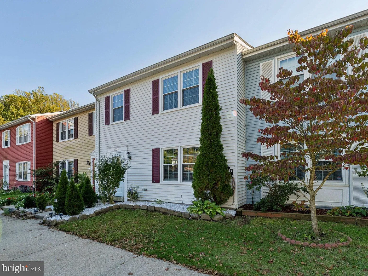 3 bed, 2.5 bath, 1320 sqft, $2,900 — Photo 3