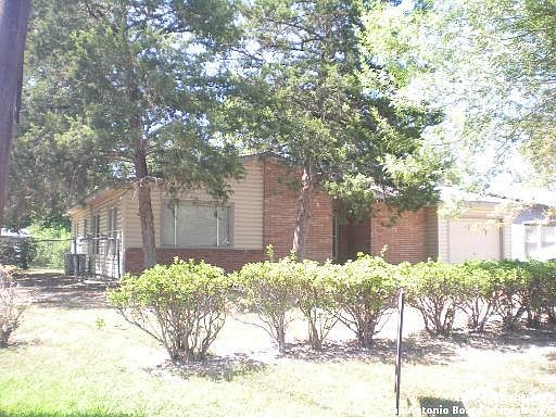 1st image of 170 E Killarney Dr.
