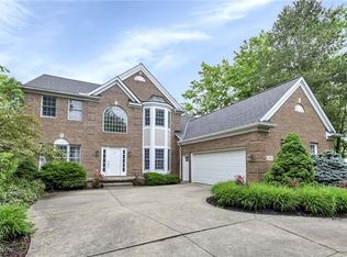 11990 Greyfriars Cir, North Royalton, OH 44133