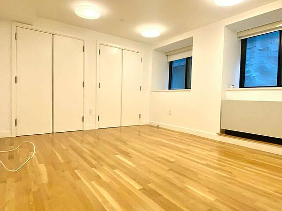4th image of 341 W 11th St APT Bb