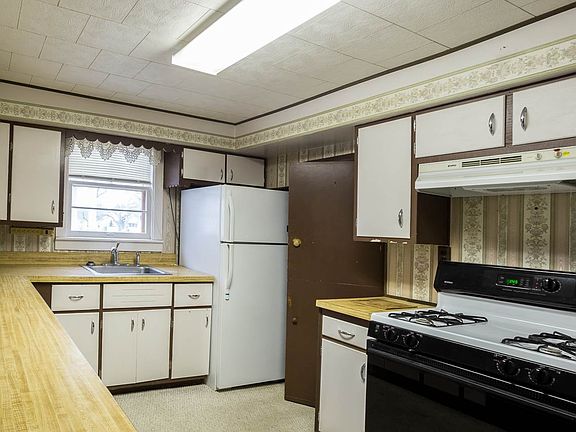 5th image of 922 Blackhawk Blvd