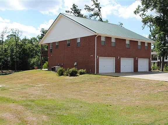 4th image of 1225 Hillside Ln