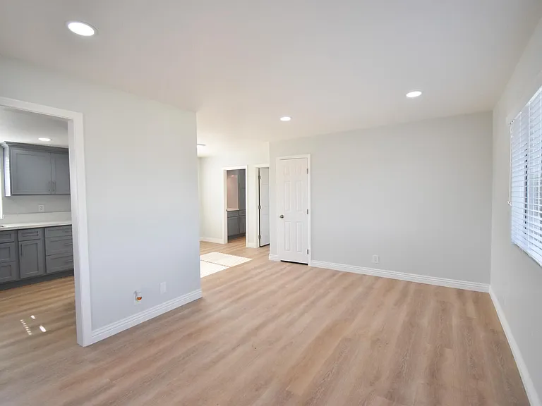 1147 W 170th St — Photo 33