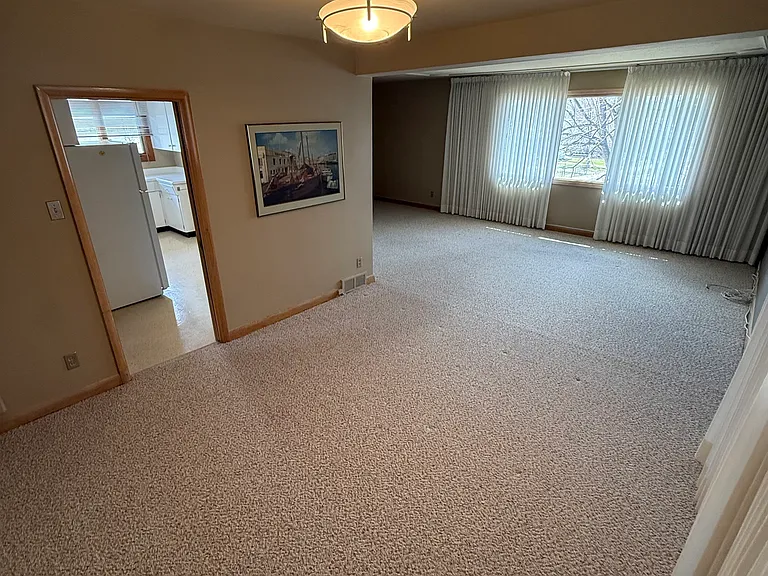 605 Dallenlea Ave #605 — Photo 11