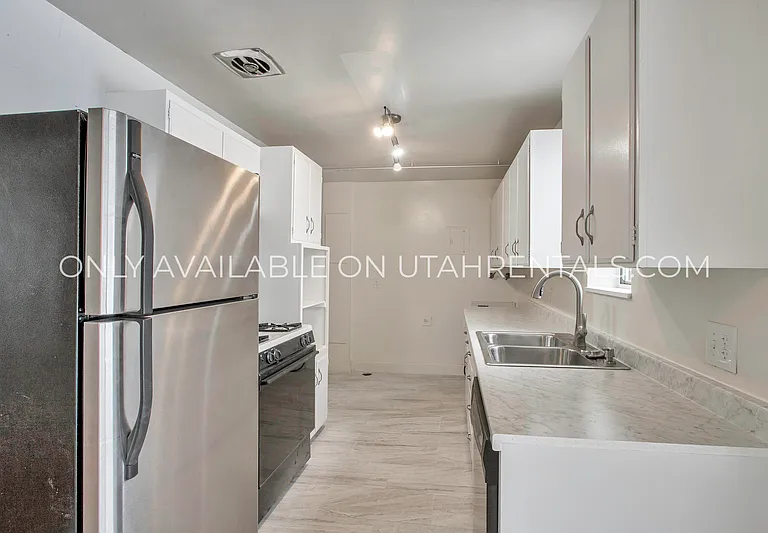 961 S 190 W — Photo 8