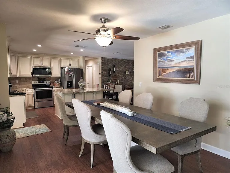 3104 Clovewood Pl — Photo 4