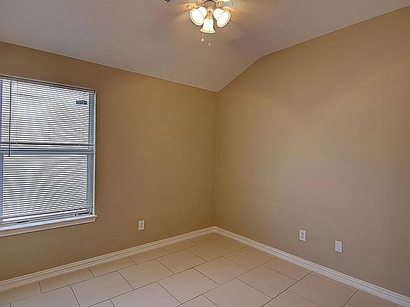 4th image of 4046 Cary Creek Dr