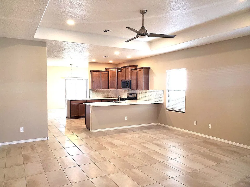 1711 Camino Rustica SW