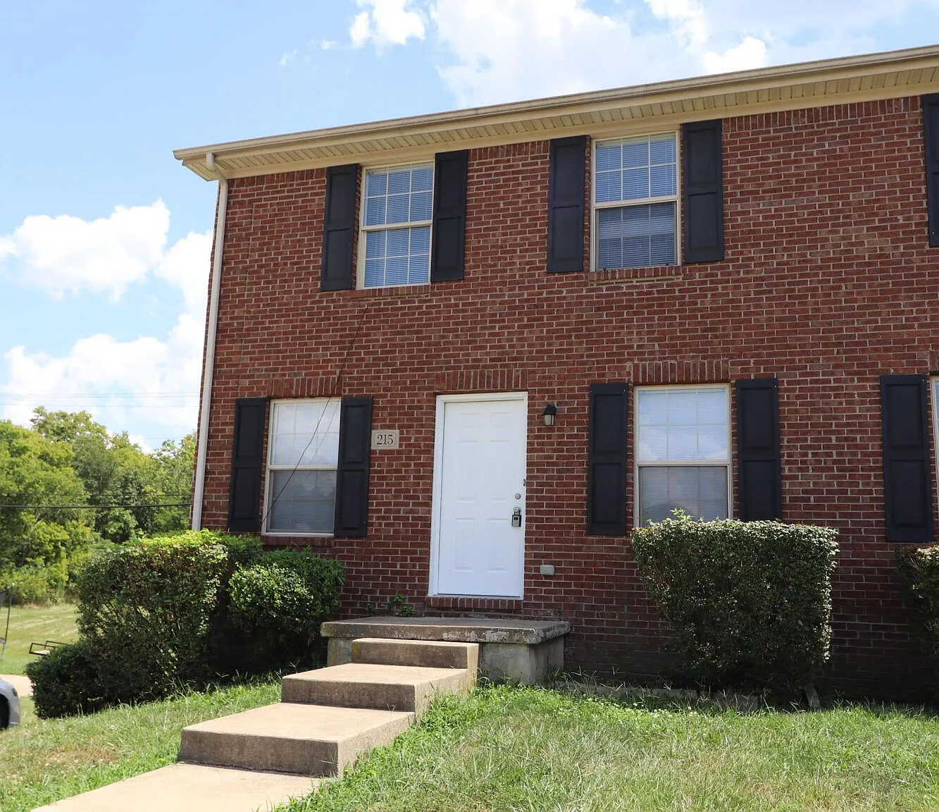 4 bed, 2.5 bath, 2112 sqft, $1,650 — Photo 3