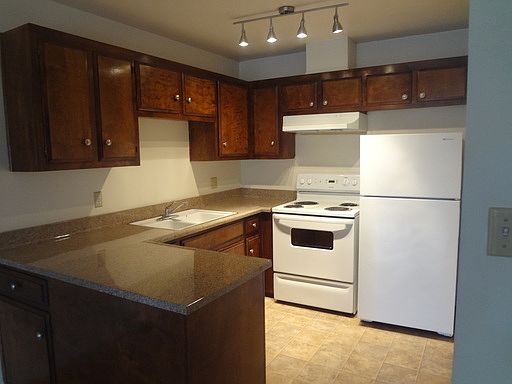 2nd image of 2215 9th St APT 312