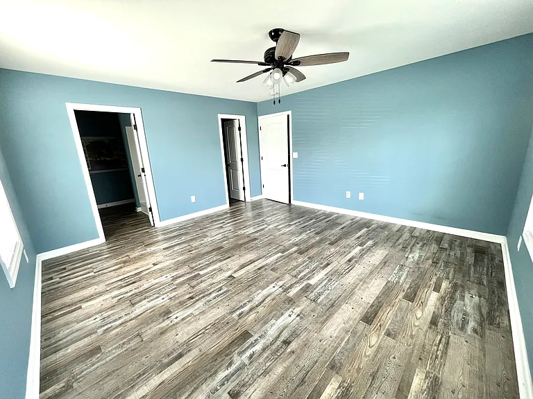 605 Strawberry Dr — Photo 20