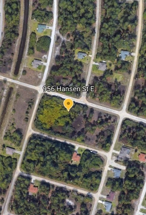 2nd image of 956 Hansen St E