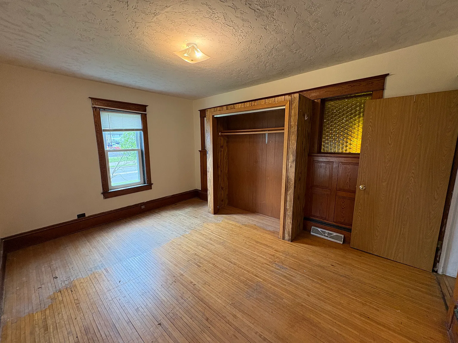 3 bed, $1,095 — Photo 4