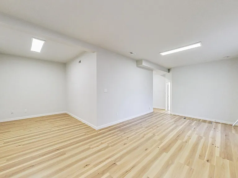 785 Mangels Ave — Photo 24