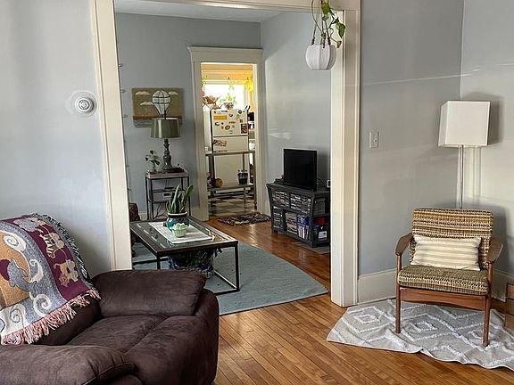 2nd image of 106 Clarendon St #10913676