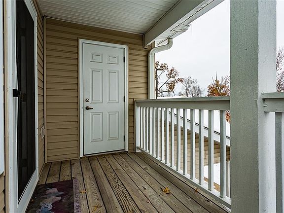 5th image of 14825 Lenox Dr #225