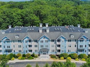 19 Broad St UNIT 201, Merrimac, MA 01860