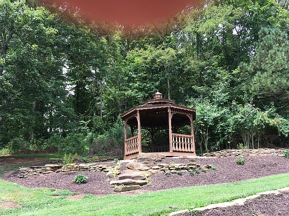 4th image of 101 Colegate Woods Dr