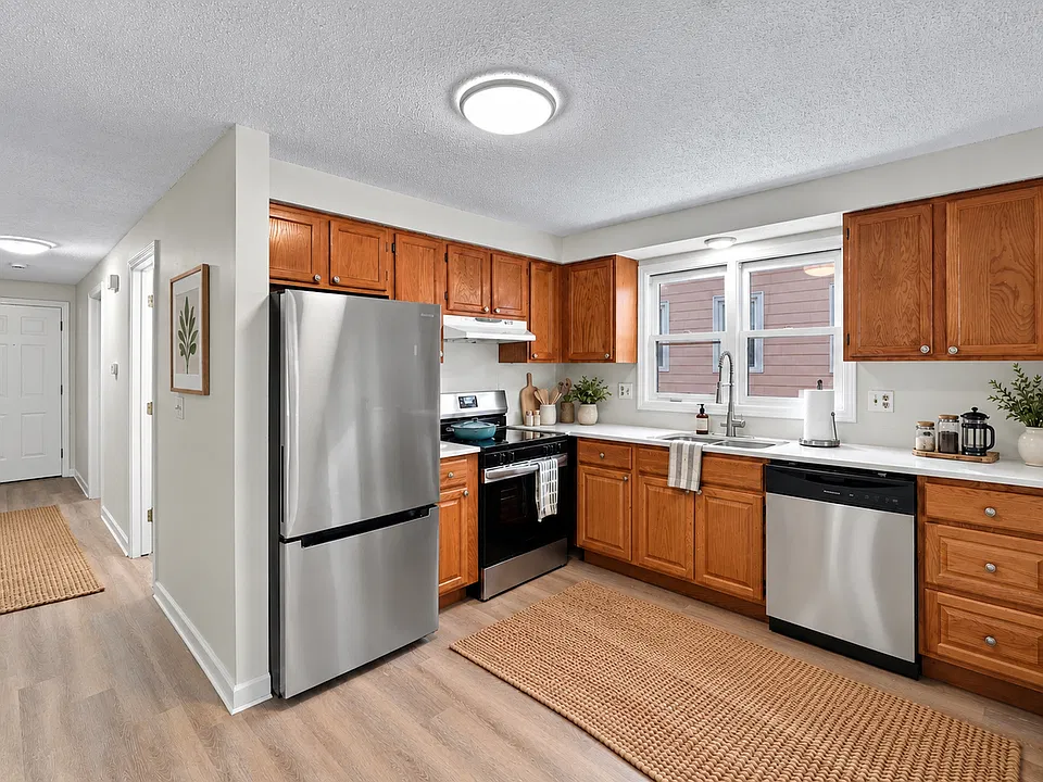 15 Gillette St #1