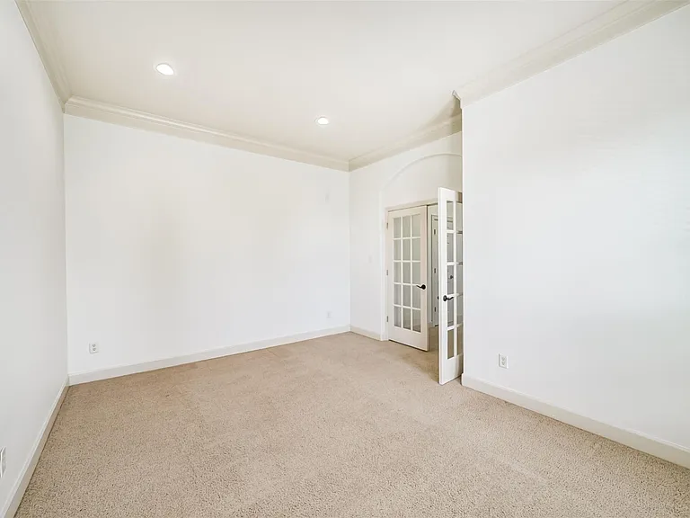 1833 Oakdale St — Photo 33