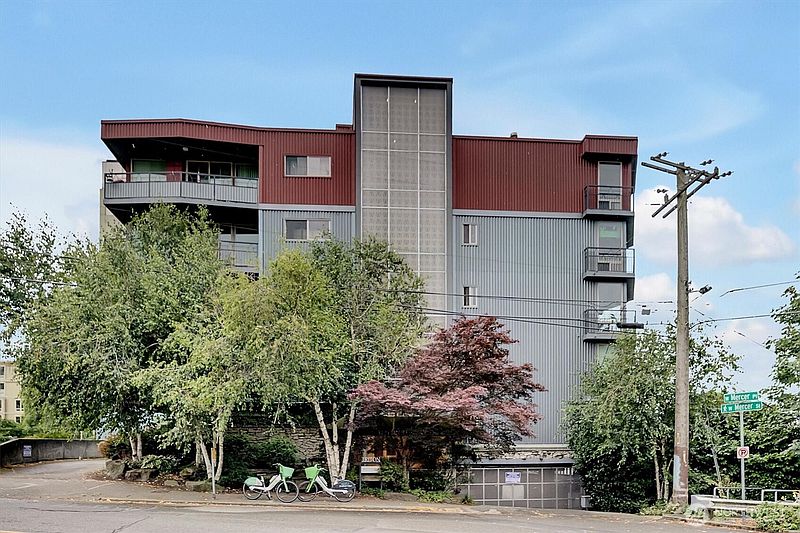 2nd image of 507 W Mercer Street #104