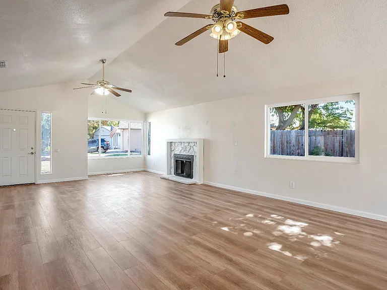 3928 Talmage Ct — Photo 3
