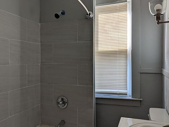 5th image of 3756-58 Concord Ave #3758