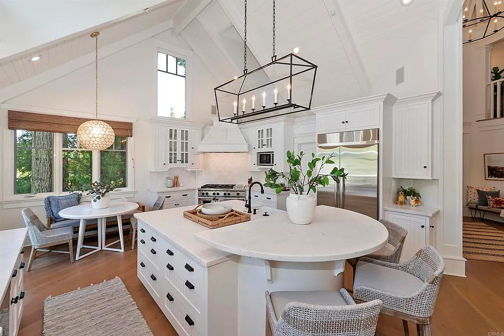 5 bed, 5.5 bath, 5100 sqft, $25,000 — Photo 4