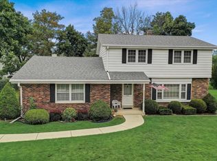 3610 S Brentwood Rd, New Berlin, WI 53151