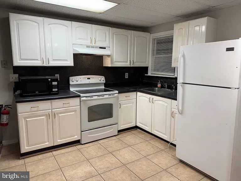 31 Eldridge Ave #2 — Photo 6