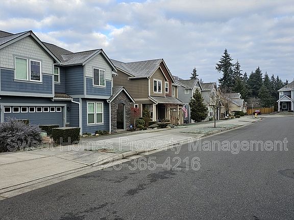 2nd image of 4018 23rd St SE