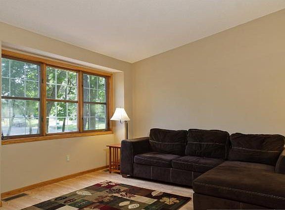 Large box window lets the light pour in