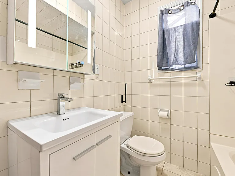 164 W 31st St #1 — Photo 15