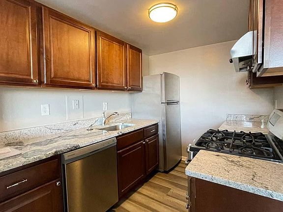 4th image of 4600 Duke St APT 817
