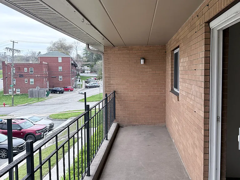 437 College Ave #3 — Photo 6