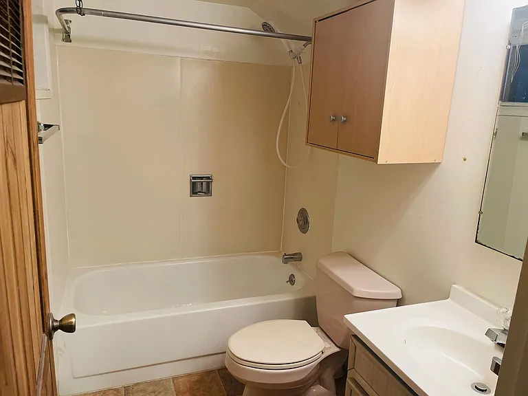 221 Avenue D — Photo 5