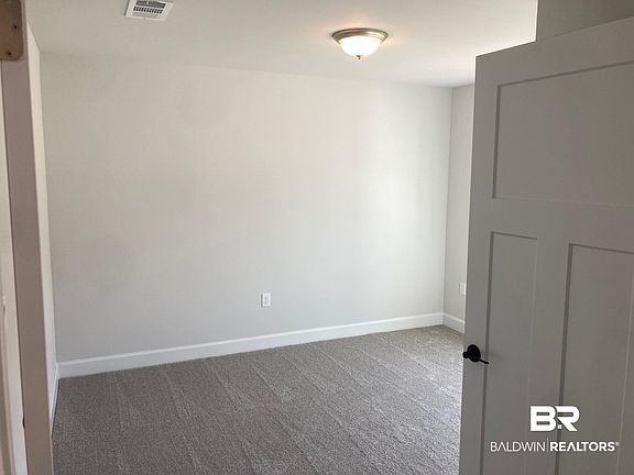4th image of 651 Mayflower Dr