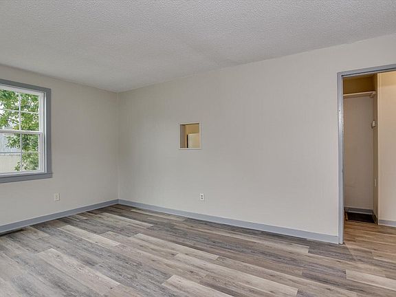 4th image of 1209 Melody Ln