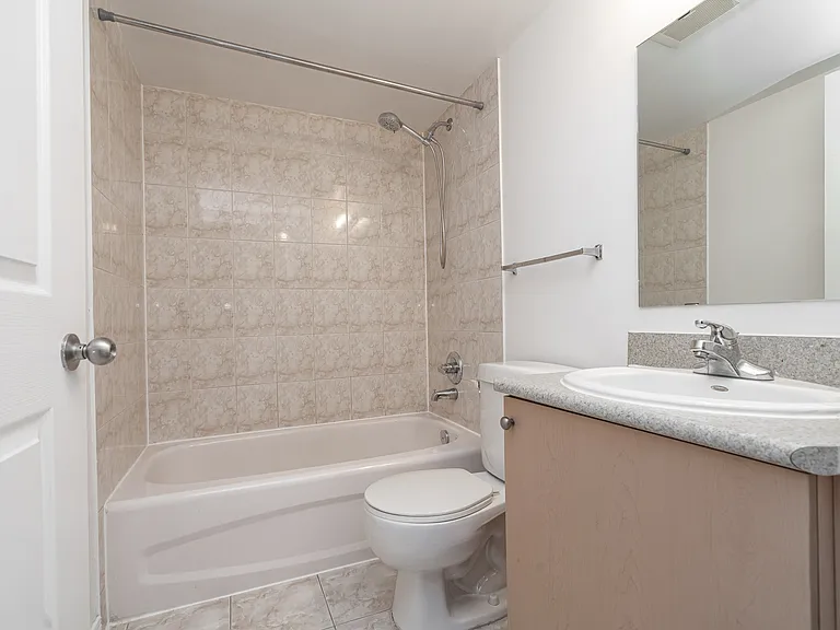 333 Sidney Belsey Cres — Photo 9