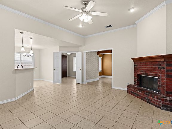 3rd image of 2207 Merle Dr