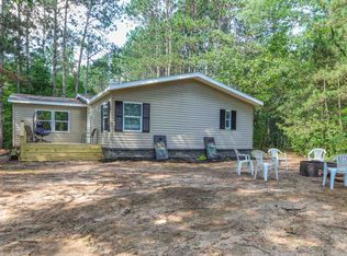 N1391 McAllister Rd, Waupaca, WI 54981