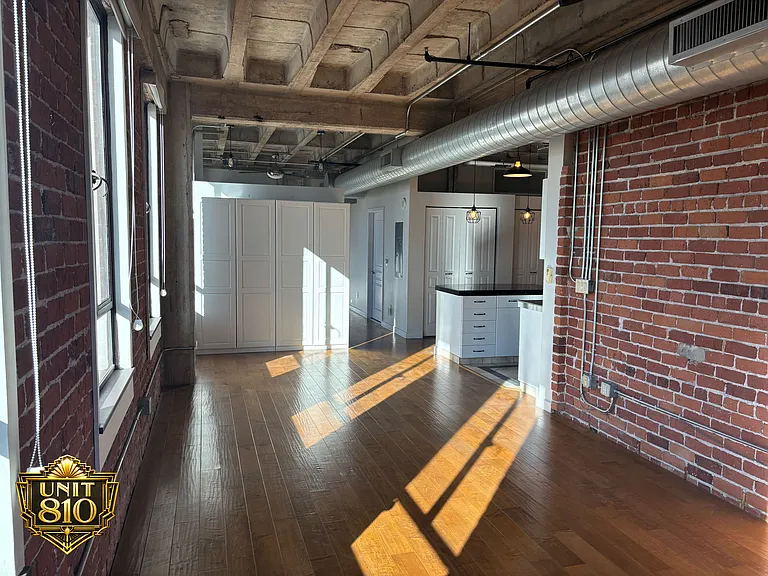 114 W Adams St #810 — Photo 10